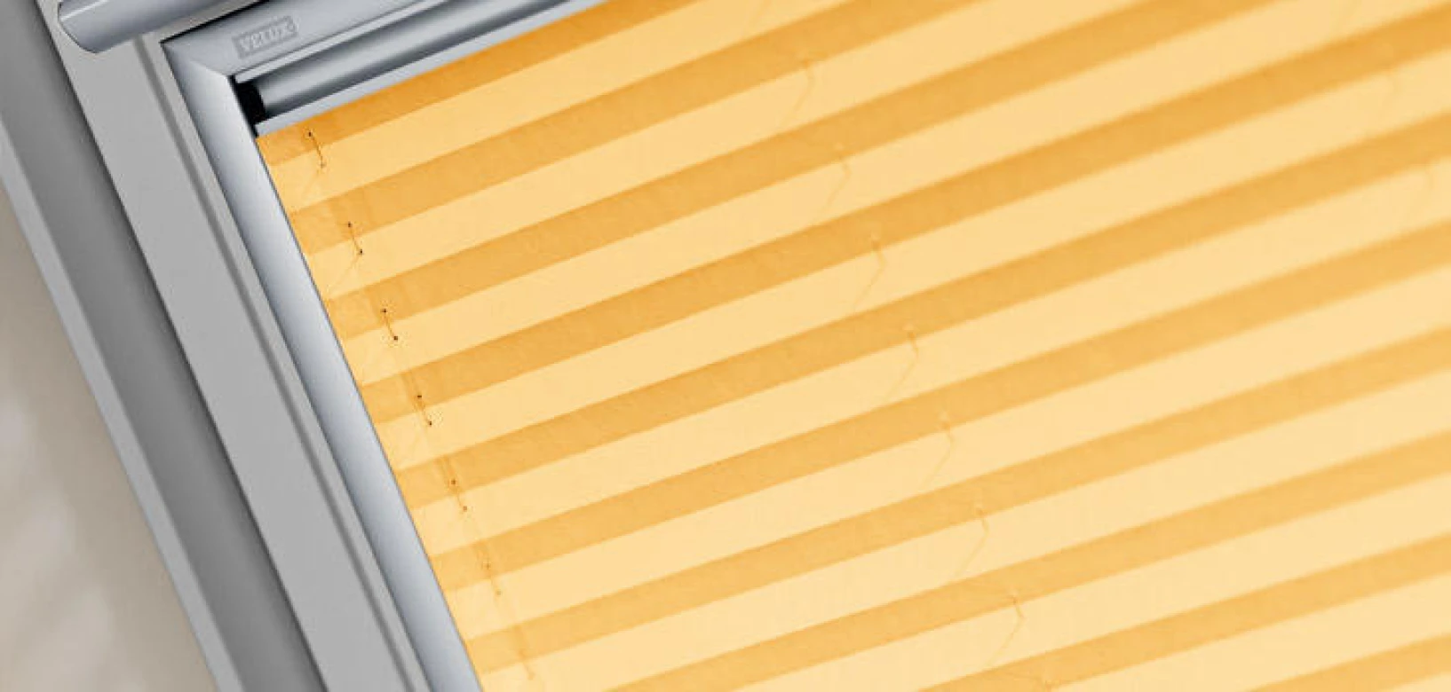 droefheid pot Marine VELUX Elektrisch Solar plissé gordijn (FSL) online kopen |  Zonweringstunter.nl